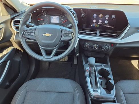 Used 2024 Chevrolet Trax LS FWD image 5