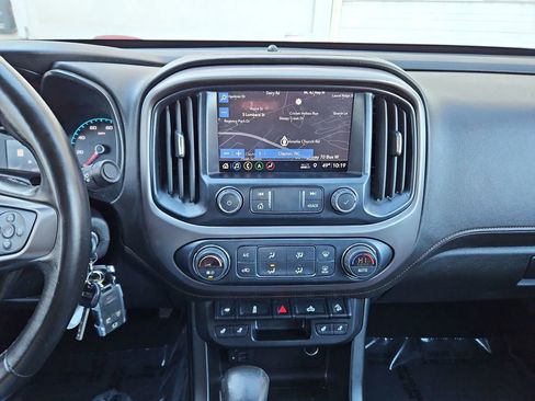 Used 2022 GMC Canyon AT4 image 15