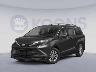 New 2025 Toyota Sienna LE