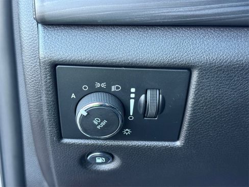 Used 2019 Jeep Grand Cherokee Laredo w/ Laredo X Package image 20