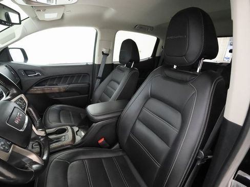Used 2022 GMC Canyon Denali image 12