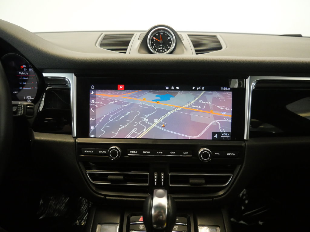 Used 2021 Porsche Macan AWD/4WD image 21