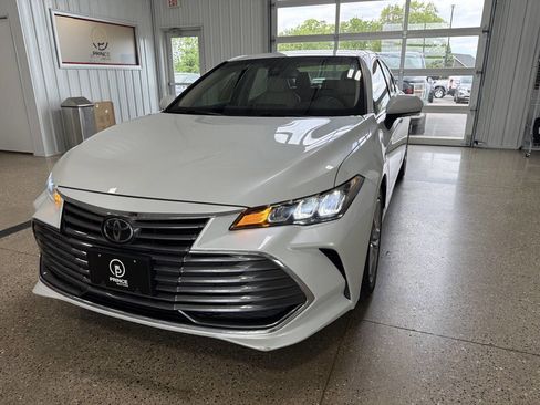 Used 2021 Toyota Avalon XLE FWD image 10