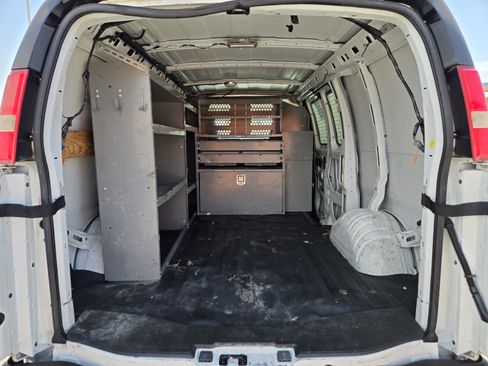 Used 2013 Chevrolet Express 2500 RWD image 9