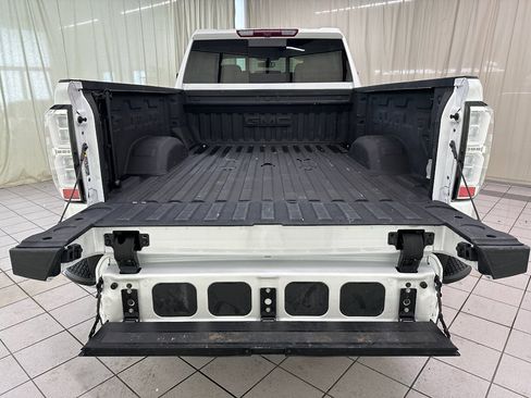Used 2023 GMC Sierra 3500 SLT w/ SLT Convenience Package image 10