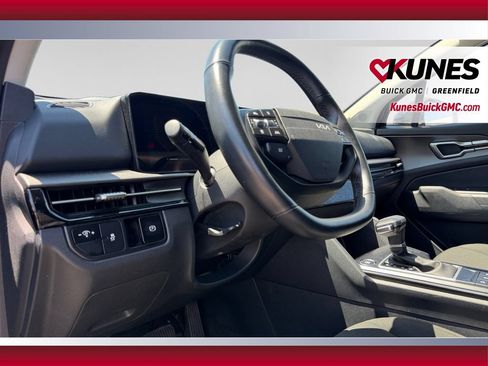 Used 2026 Kia Sportage LX FWD image 14