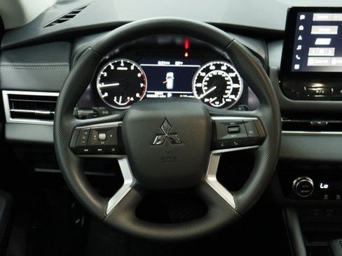 New 2026 Mitsubishi Outlander ES FWD image 21