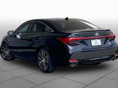 Used 2019 Toyota Avalon Touring w/ Advanced Safety Package FWD image 11