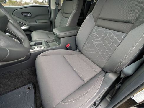 New 2026 Nissan Frontier SV w/ SV Convenience Package AWD/4WD image 14