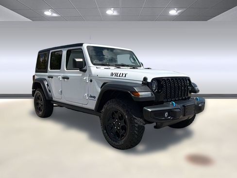Used 2023 Jeep Wrangler Unlimited w/ Cold Weather Group AWD/4WD image 7