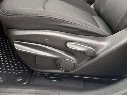 Used 2019 Jeep Renegade Sport image 16