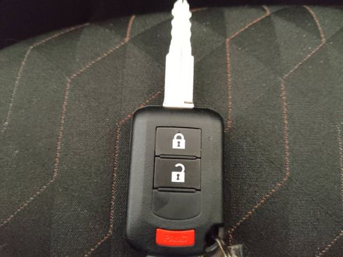 Used 2023 Mitsubishi Mirage ES FWD image 32