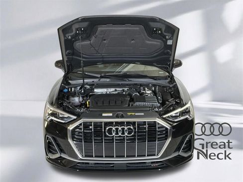 Used 2024 Audi Q3 2.0T Premium w/ Convenience Package AWD/4WD image 17