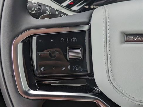 New 2025 Land Rover Range Rover Sport SE image 18