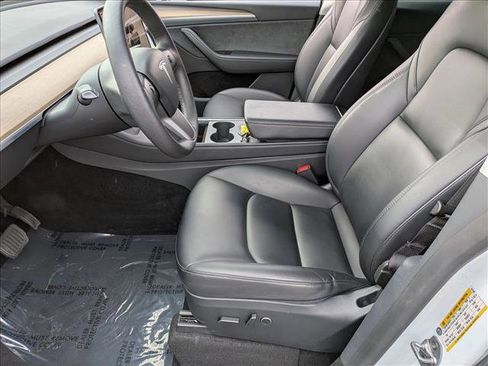 Used 2023 Tesla Model Y Long Range image 18