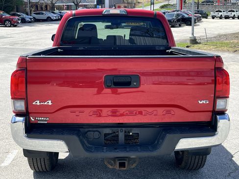 Used 2018 Toyota Tacoma SR5 image 8