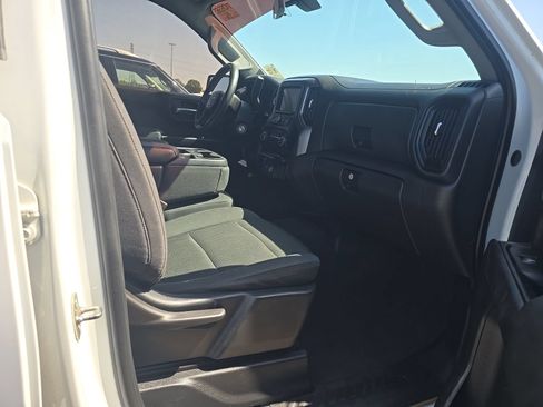 Used 2020 Chevrolet Silverado 1500 Custom w/ Custom Value Package RWD image 10