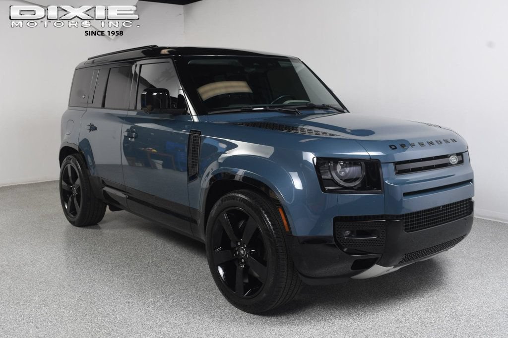 Used 2024 Land Rover Defender 110 X-Dynamic SE AWD/4WD image 1