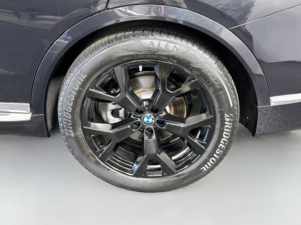 Used 2026 BMW X7 xDrive40i AWD/4WD image 36