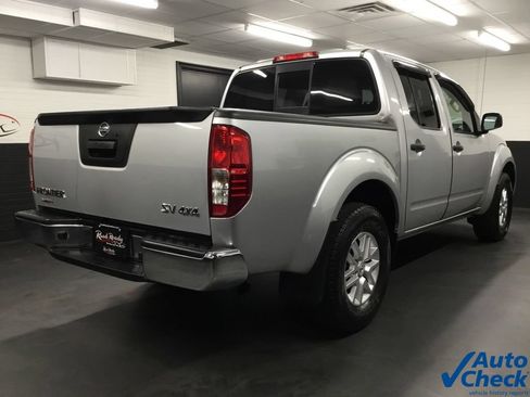 Used 2015 Nissan Frontier SV AWD/4WD image 5