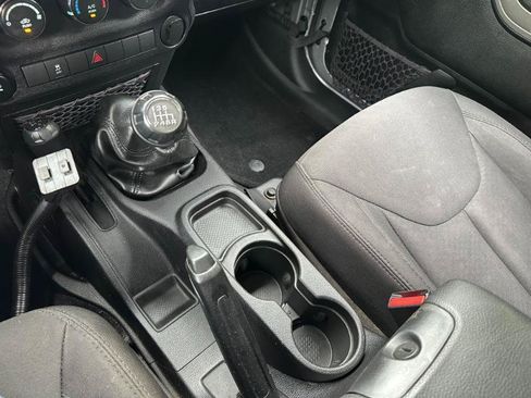 Used 2014 Jeep Wrangler Unlimited Sport AWD/4WD image 30