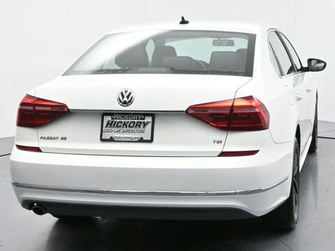 Used 2018 Volkswagen Passat 2.0T SE image 6
