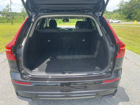 Used 2025 Volvo XC60 B5 Core AWD/4WD image 14