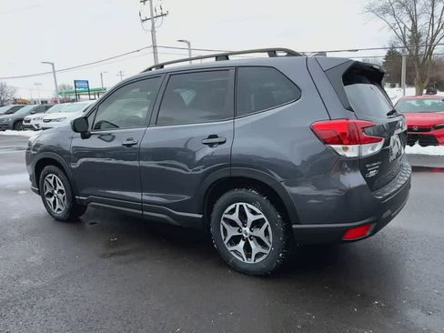 Used 2023 Subaru Forester Premium image 6