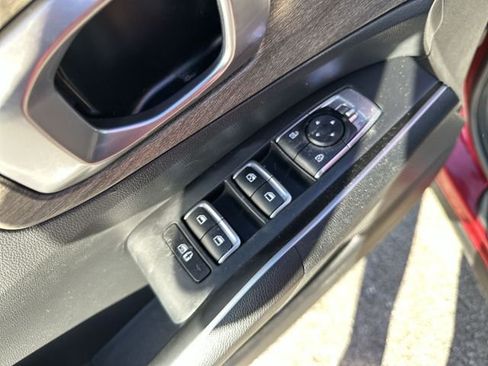 Used 2023 Kia Sorento S AWD/4WD image 17