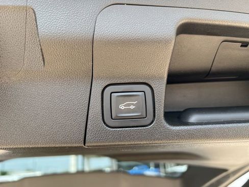 Used 2019 GMC Acadia SLT FWD image 19