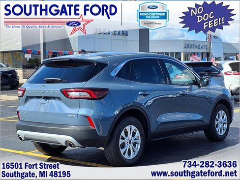 Used 2023 Ford Escape Active AWD/4WD image 2