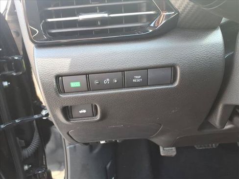 Used 2025 Nissan Sentra SR FWD image 20