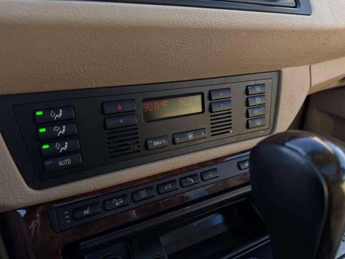 Used 2006 BMW X5 4.4i image 19