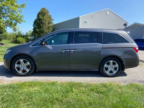 Used 2013 Honda Odyssey Touring image 2