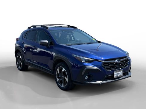 Used 2024 Subaru Crosstrek 2.5i Limited w/ Crosstrek Mirror Package AWD/4WD image 7