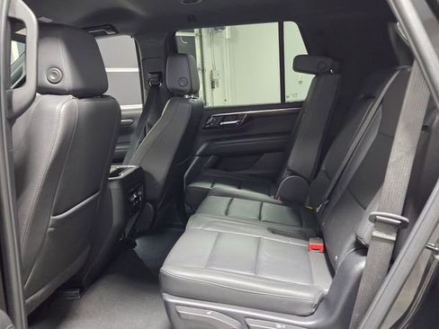 Used 2025 Chevrolet Tahoe Z71 AWD/4WD image 6