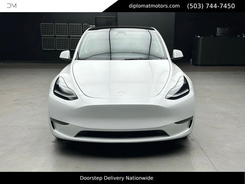 Used 2023 Tesla Model Y Performance image 11