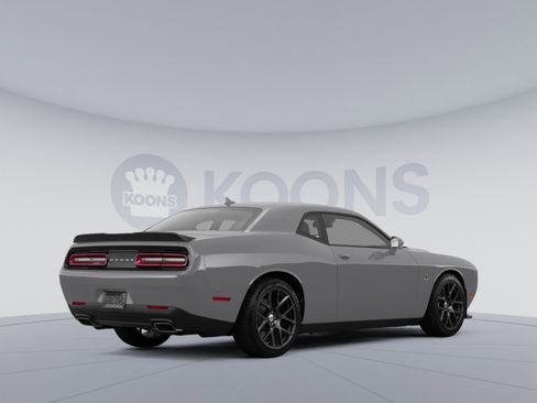 Used 2018 Dodge Challenger R/T Scat Pack w/ Dynamics Package RWD image 4
