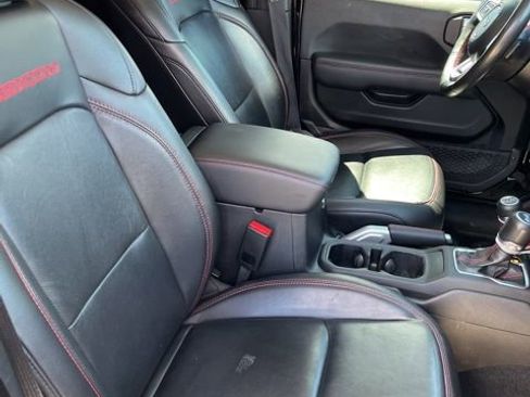 Used 2021 Jeep Wrangler Unlimited Rubicon w/ Uconnect 4C Nav & Sound Group AWD/4WD image 16