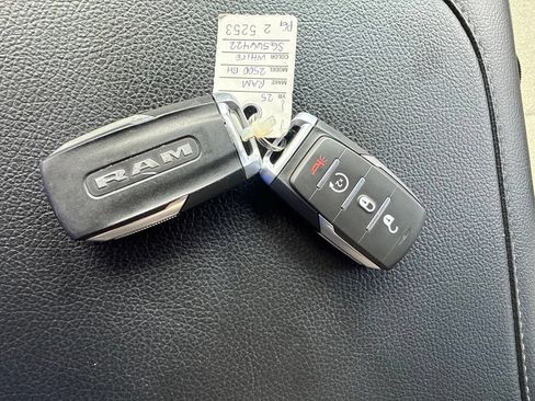 Certified 2025 RAM 2500 Big Horn AWD/4WD image 28