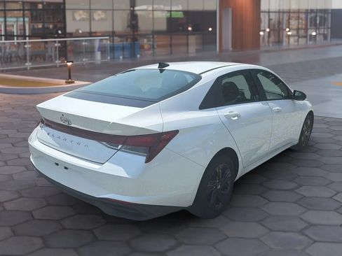 Used 2021 Hyundai Elantra SEL w/ Convenience Package FWD image 12