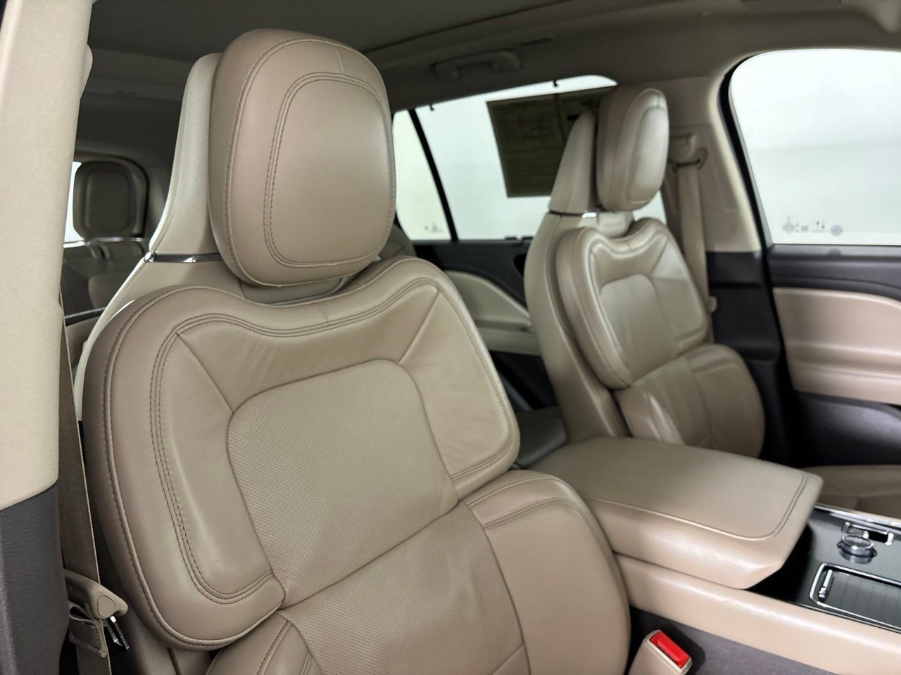 Used 2020 Lincoln Aviator Reserve w/ Equipment Group 201A AWD/4WD image 34