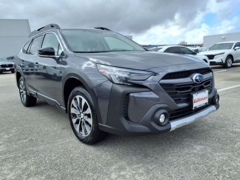 Used 2025 Subaru Outback Limited image 2