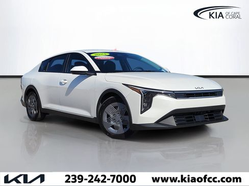 Certified 2025 Kia K4 FWD image 1
