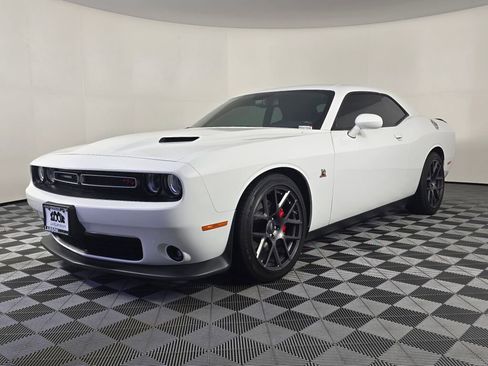 Used 2018 Dodge Challenger R/T Scat Pack w/ Driver Convenience Group image 9