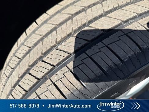 Used 2020 Buick Enclave Essence w/ Sound and Sites Package image 4