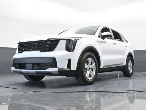 Used 2025 Kia Sorento LX FWD image 52