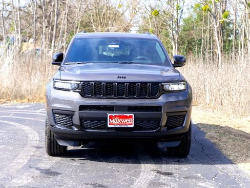 New 2025 Jeep Grand Cherokee L Altitude image 4