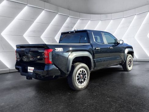 Used 2024 Toyota Tacoma TRD Off-Road image 4