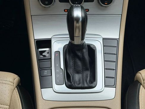 Used 2014 Volkswagen CC R-Line FWD image 18
